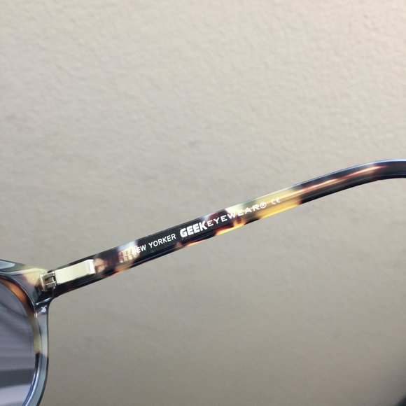 Geek New Yorker Red Sunglasses - MISC070 - Picture 5 of 6